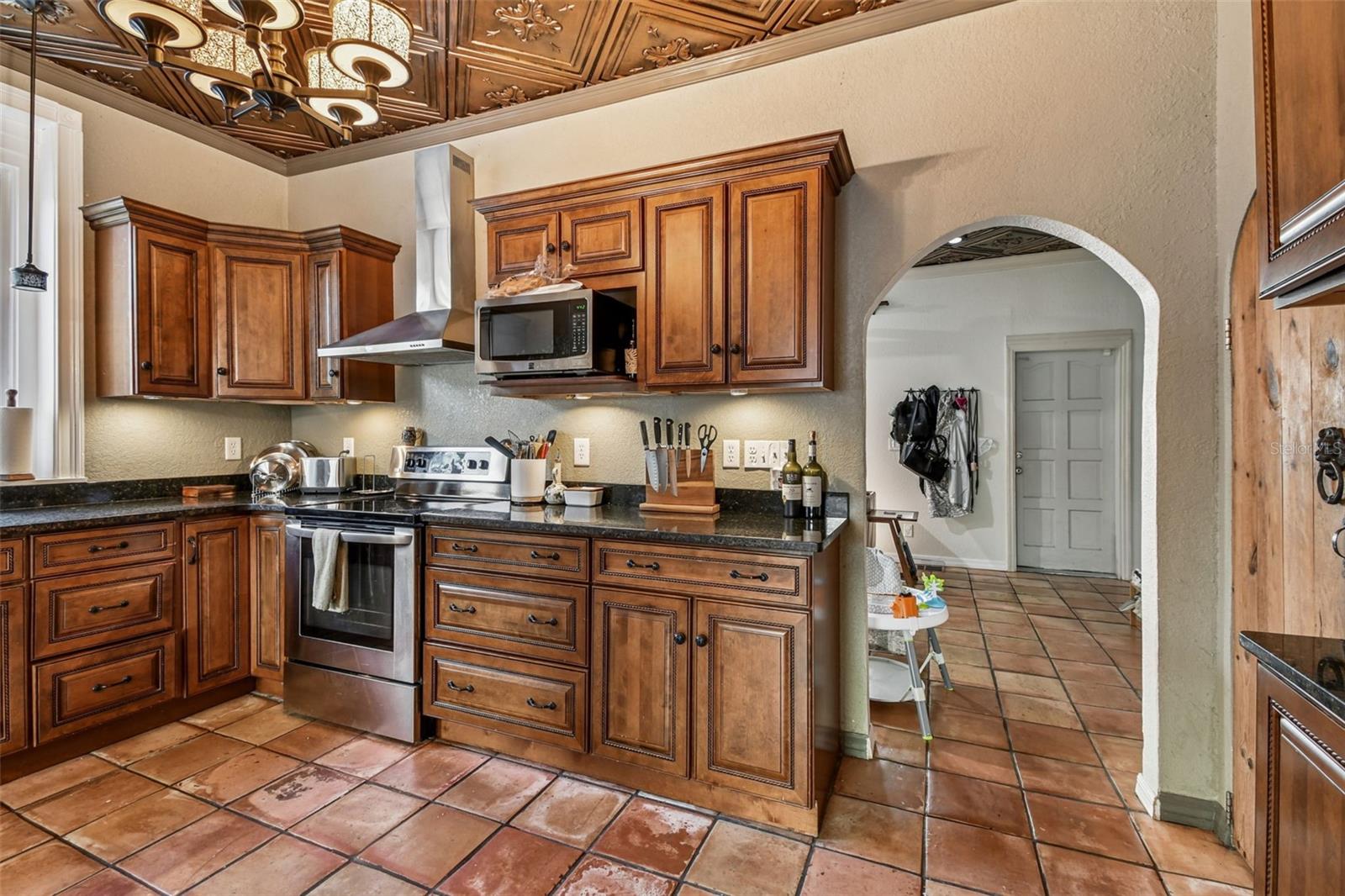 Image 12 of 77 For 945 11th Street N