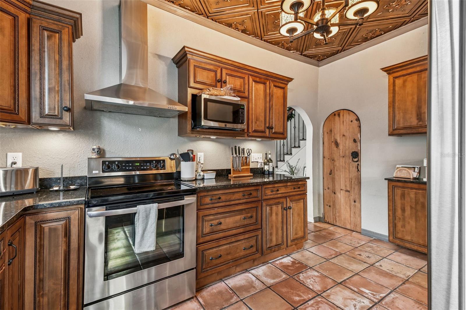 Image 13 of 77 For 945 11th Street N