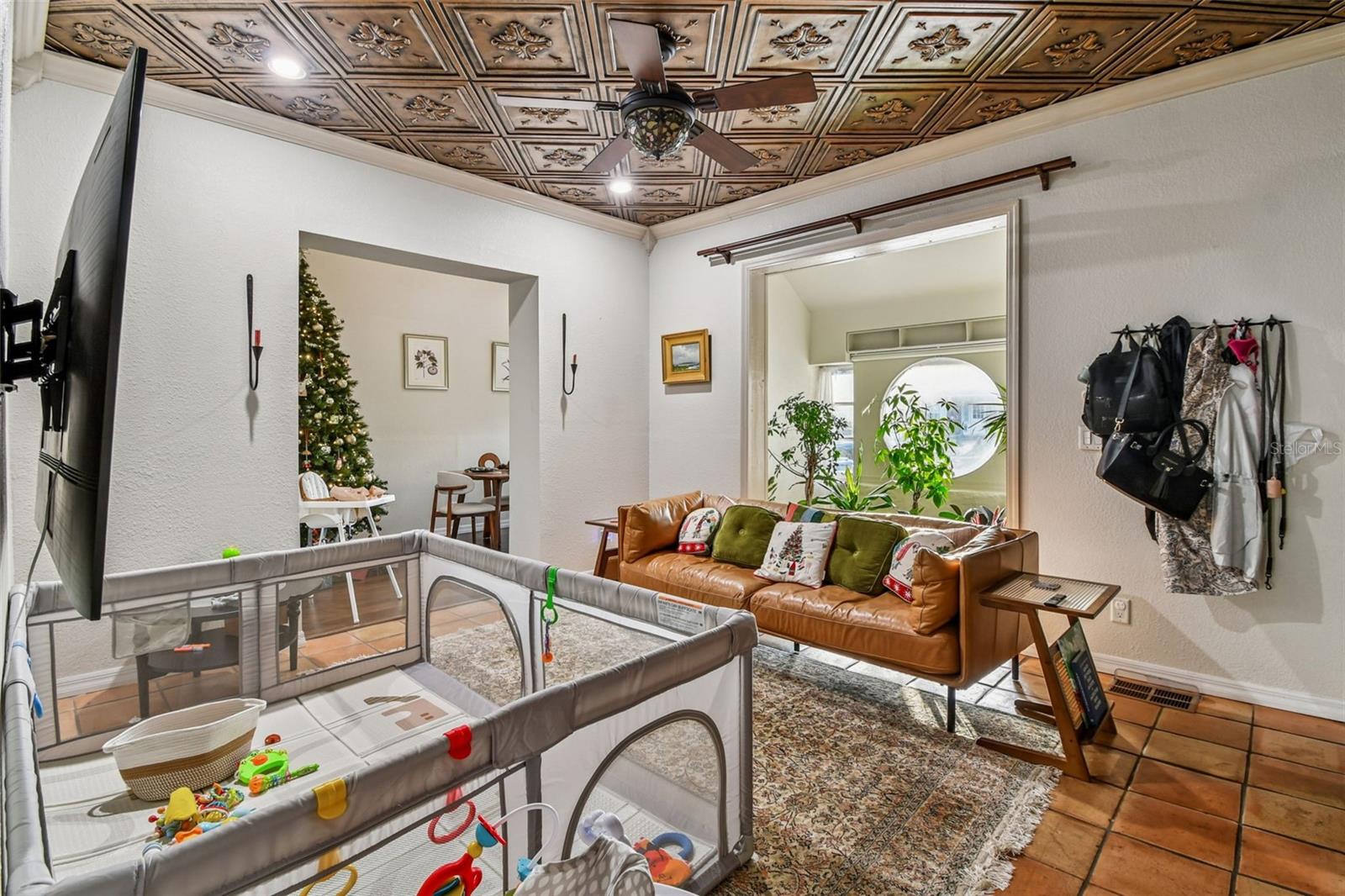 Image 5 of 77 For 945 11th Street N