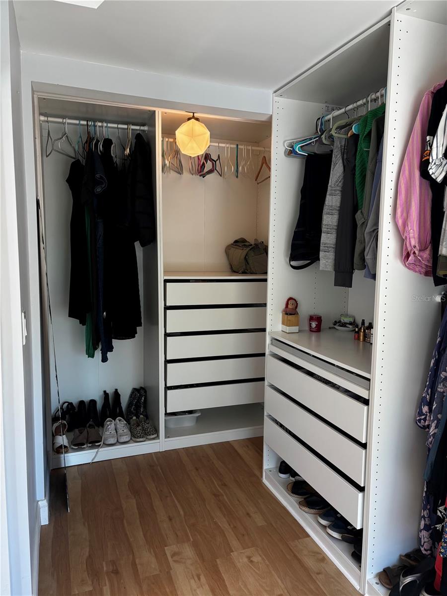 Image 59 of 77 For 945 11th Street N