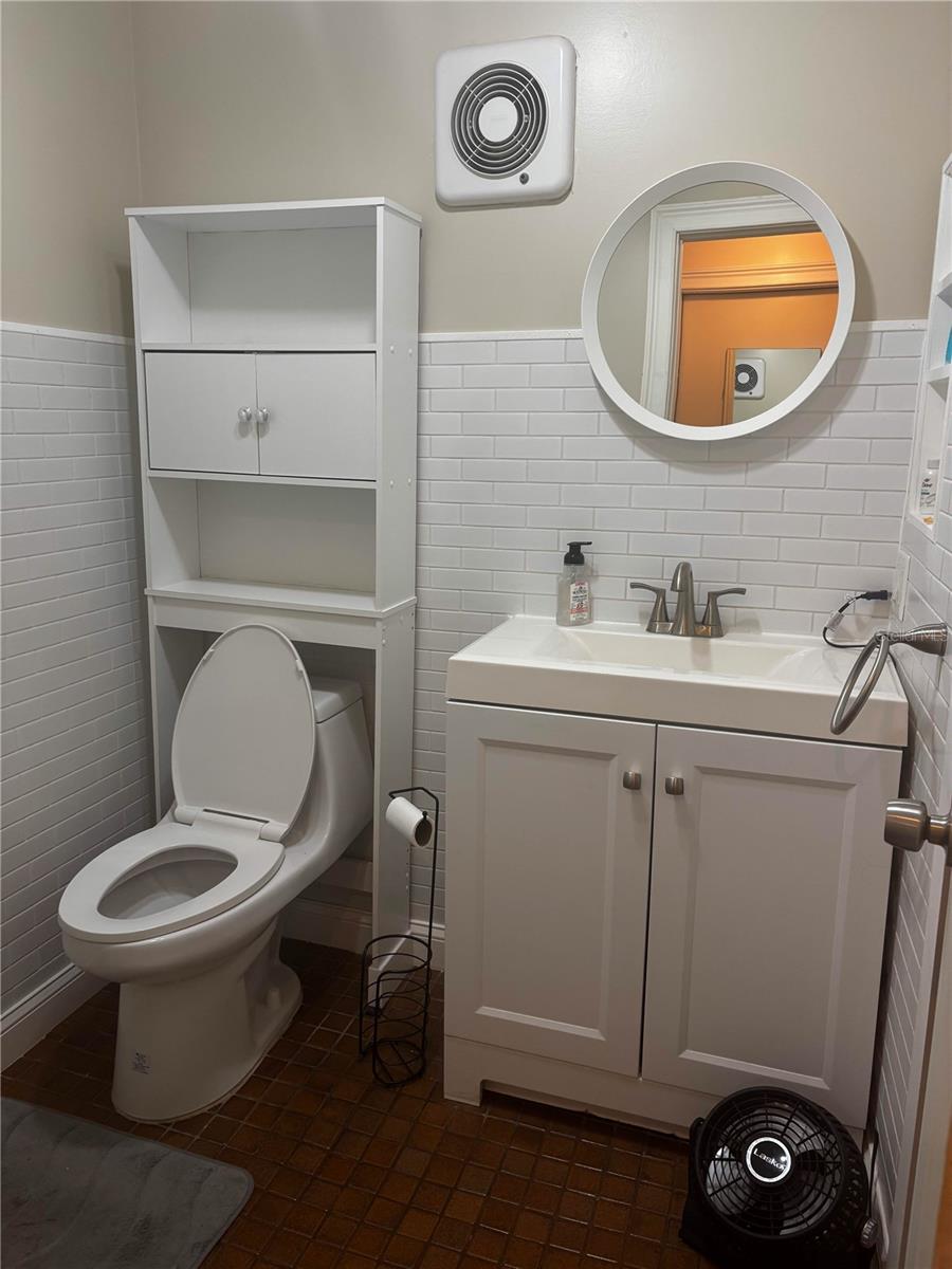 Image 70 of 77 For 945 11th Street N