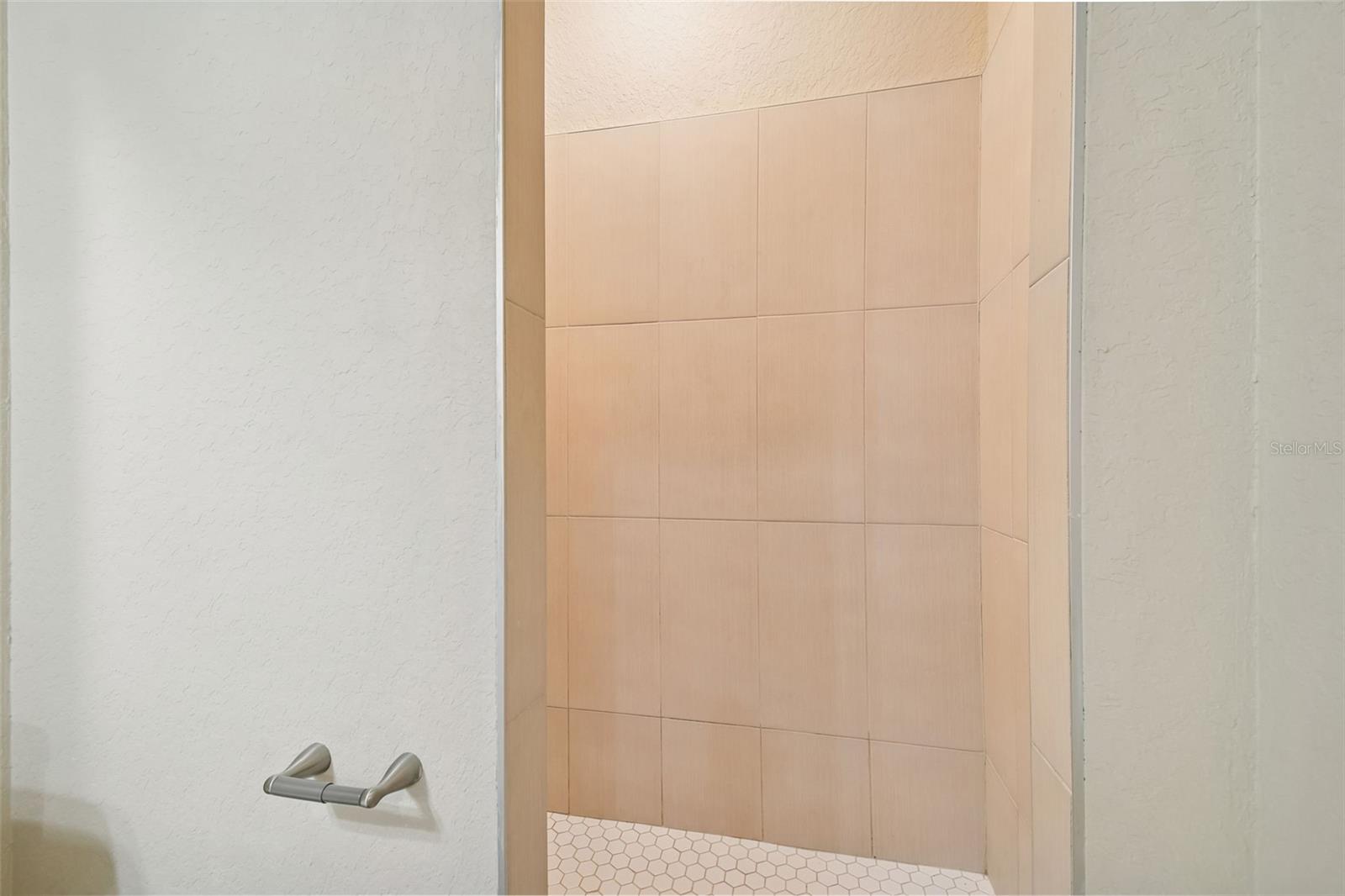 Image 11 of 19 For 614 Arapahoe Avenue