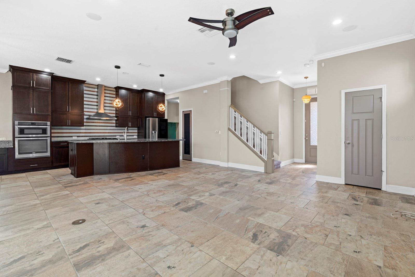 Listing photo id 16 for 7304 Milestone Drive