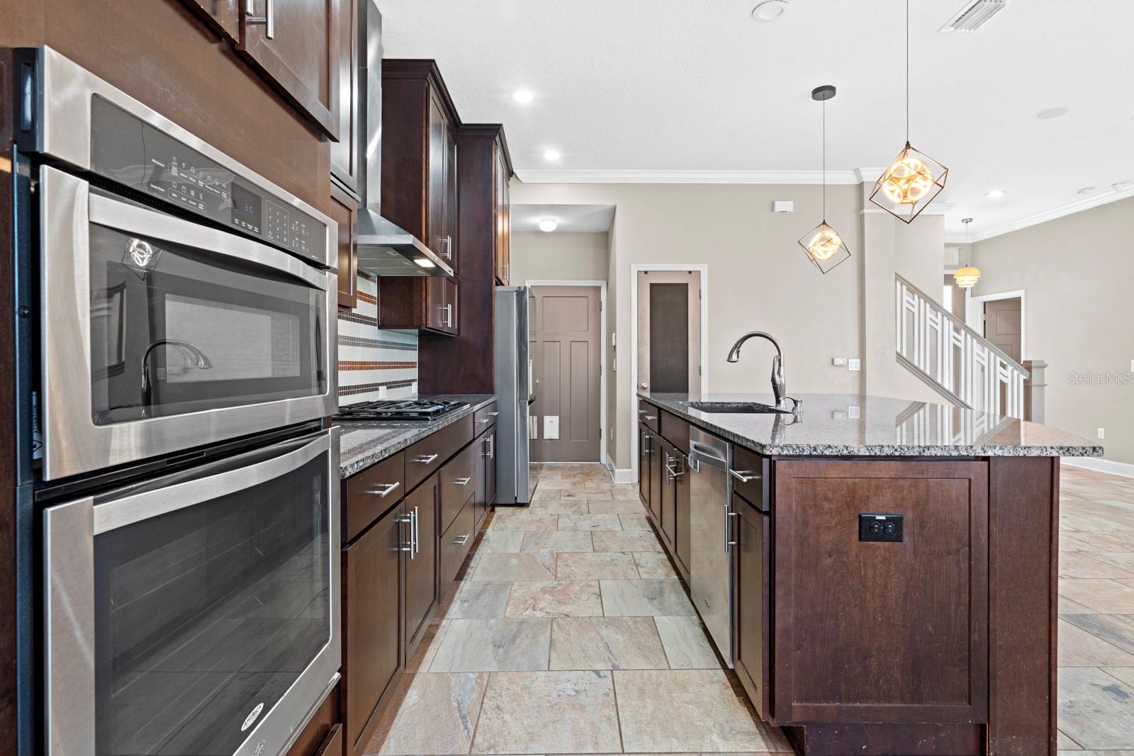 Listing photo id 21 for 7304 Milestone Drive