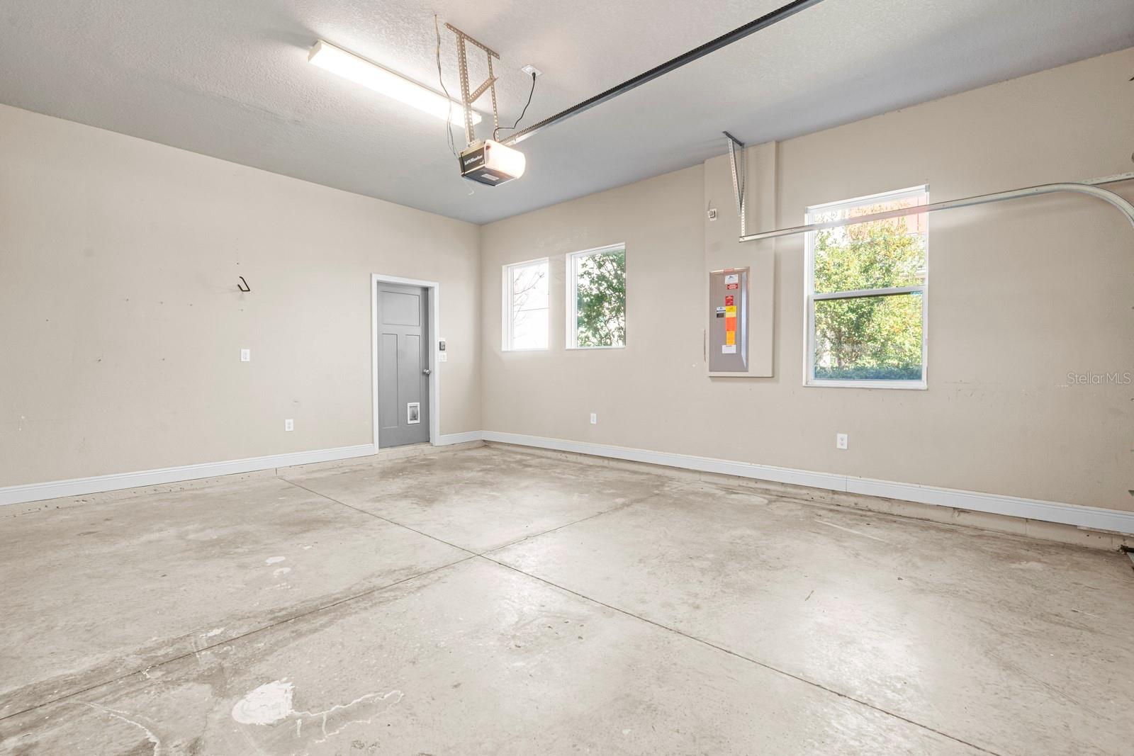 Listing photo id 60 for 7304 Milestone Drive