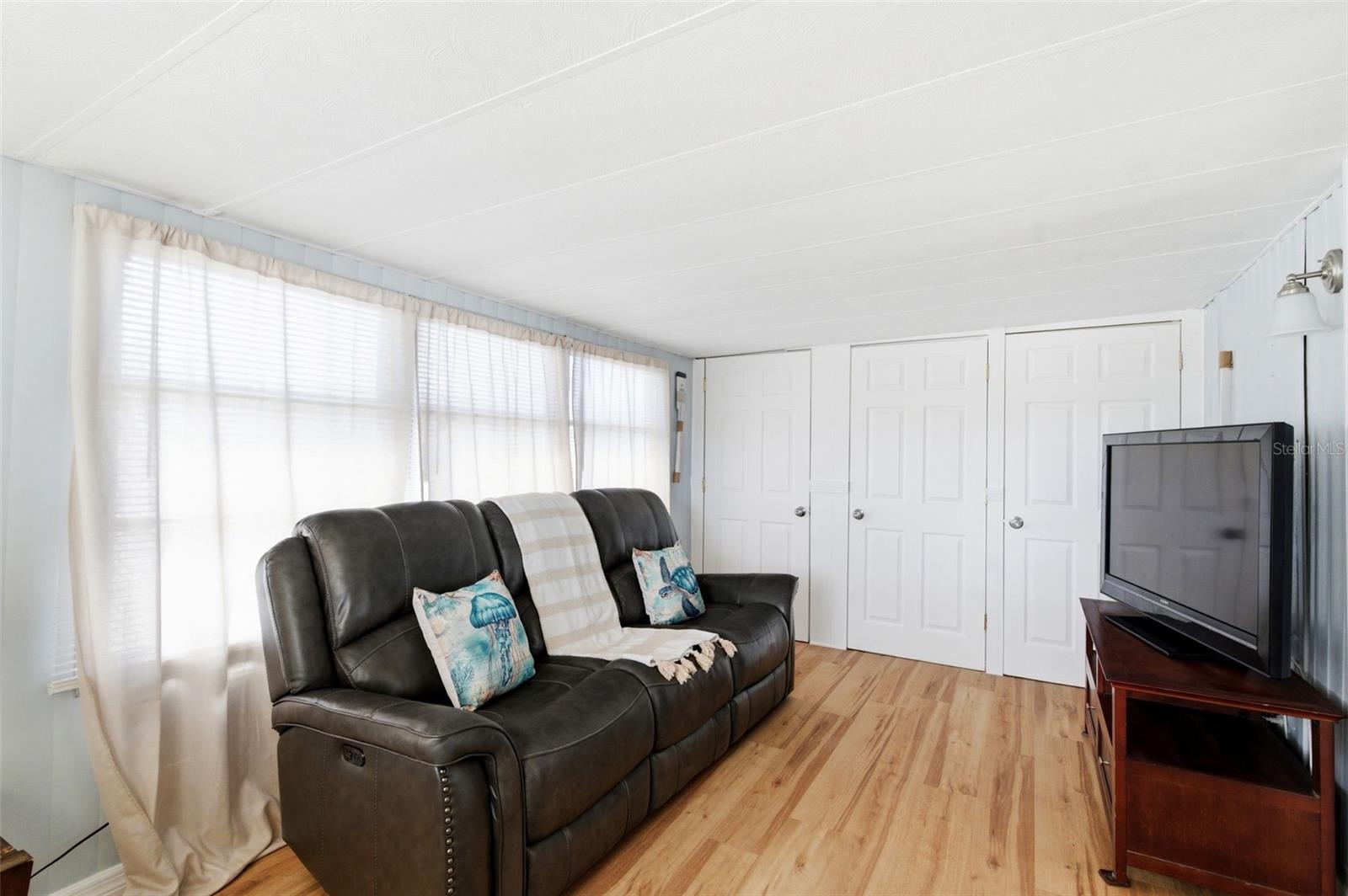 Image 3 of 42 For 10913 Liberty Drive