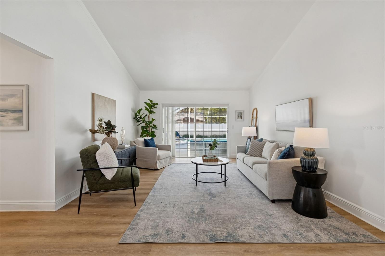 Image 11 of 57 For 15830 Glenarn Drive