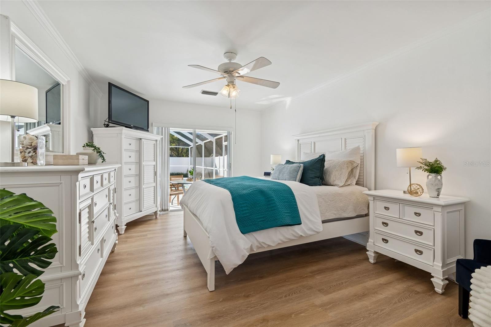 Image 12 of 57 For 15830 Glenarn Drive