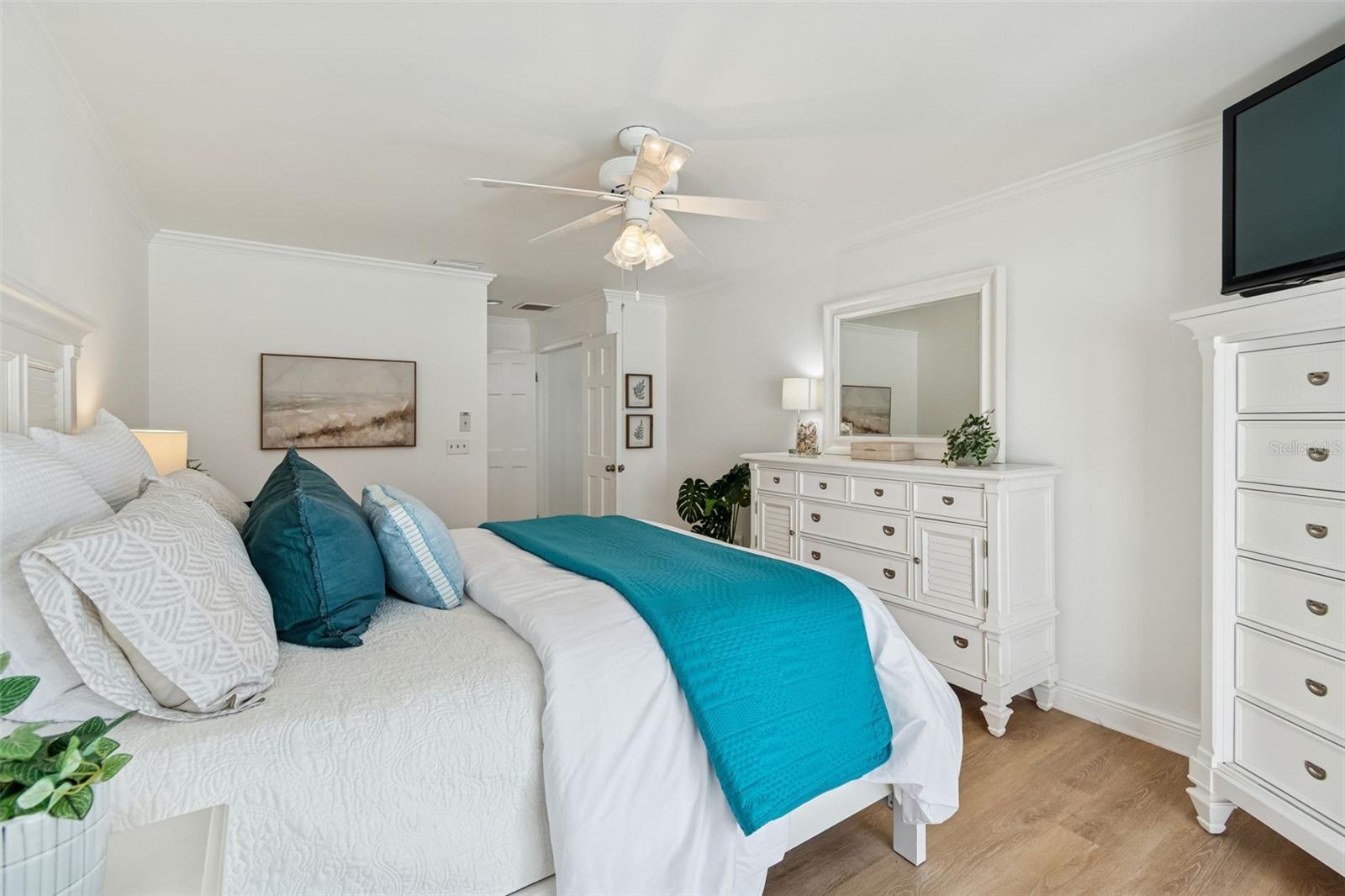 Image 13 of 57 For 15830 Glenarn Drive