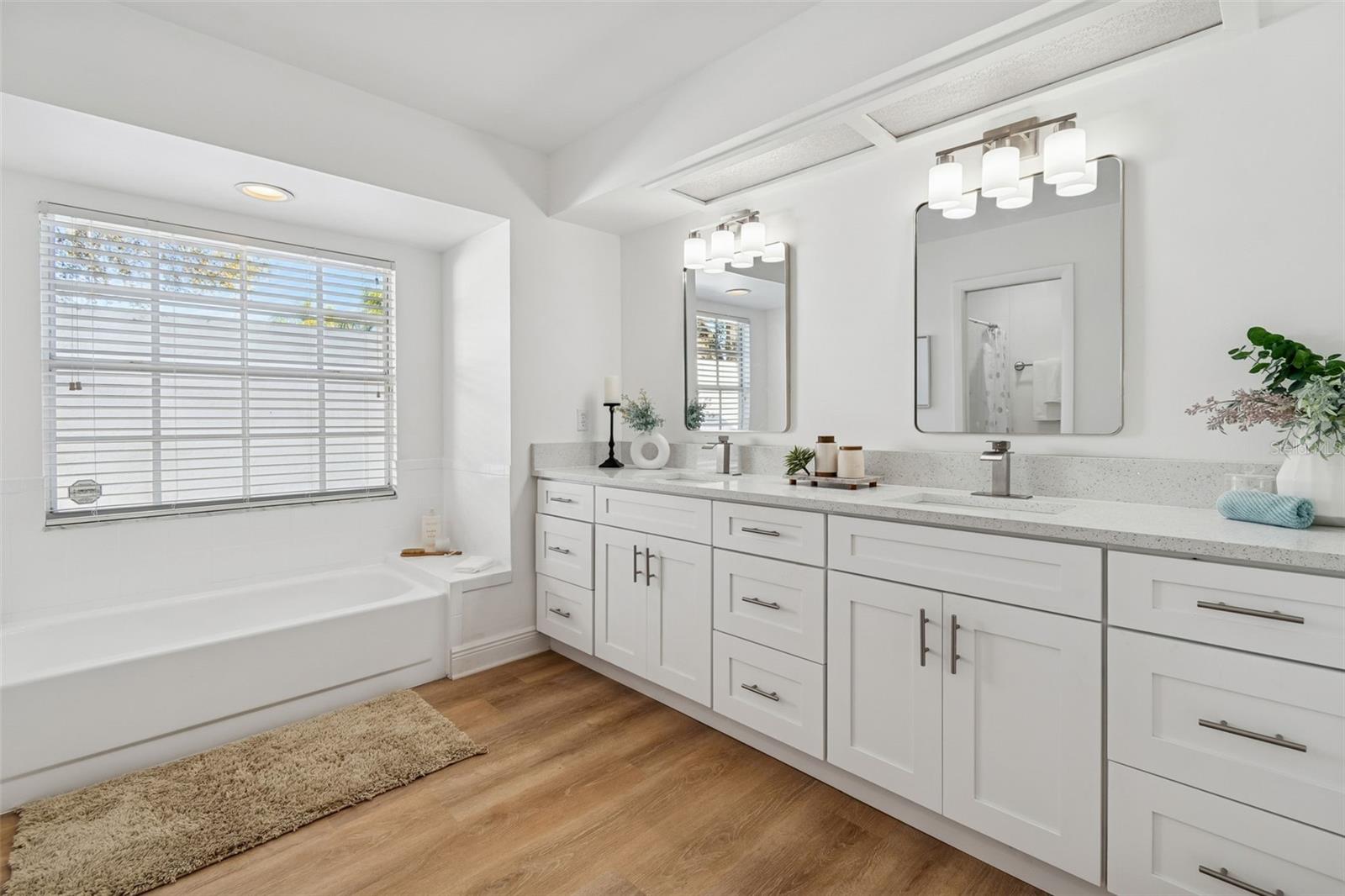 Image 14 of 57 For 15830 Glenarn Drive