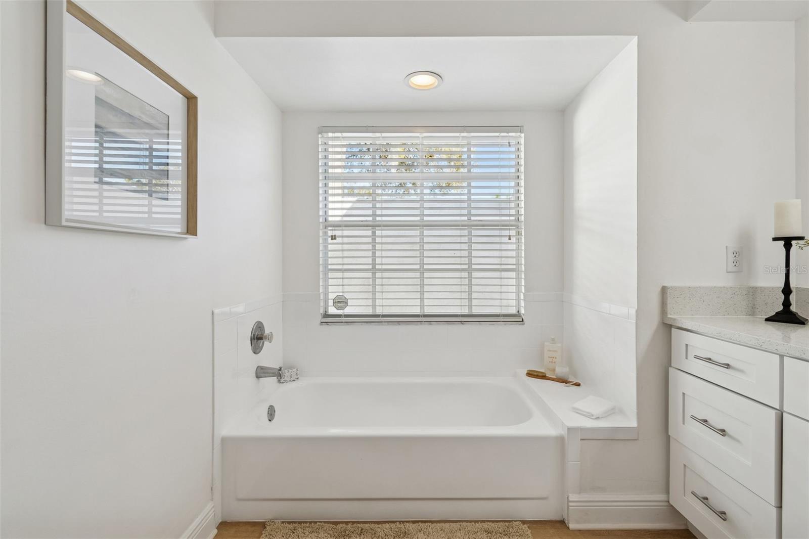 Image 15 of 57 For 15830 Glenarn Drive