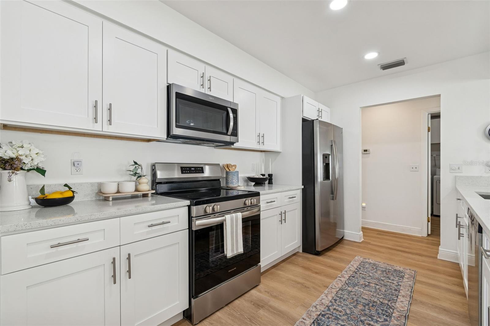 Image 18 of 57 For 15830 Glenarn Drive