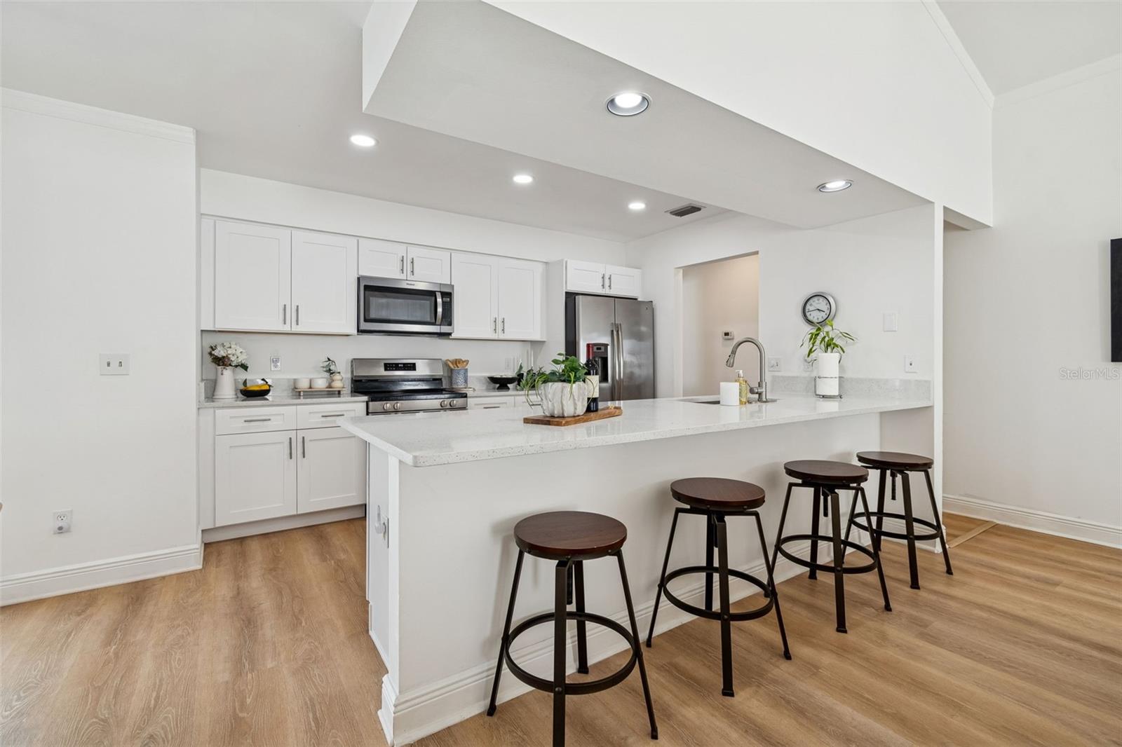 Image 19 of 57 For 15830 Glenarn Drive