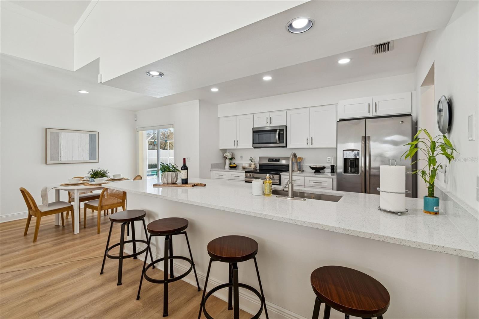 Image 20 of 57 For 15830 Glenarn Drive