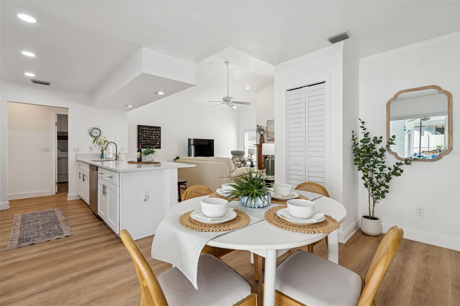 Image 23 of 57 For 15830 Glenarn Drive