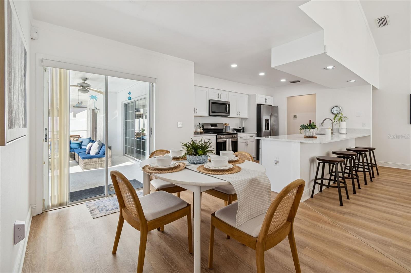 Image 24 of 57 For 15830 Glenarn Drive