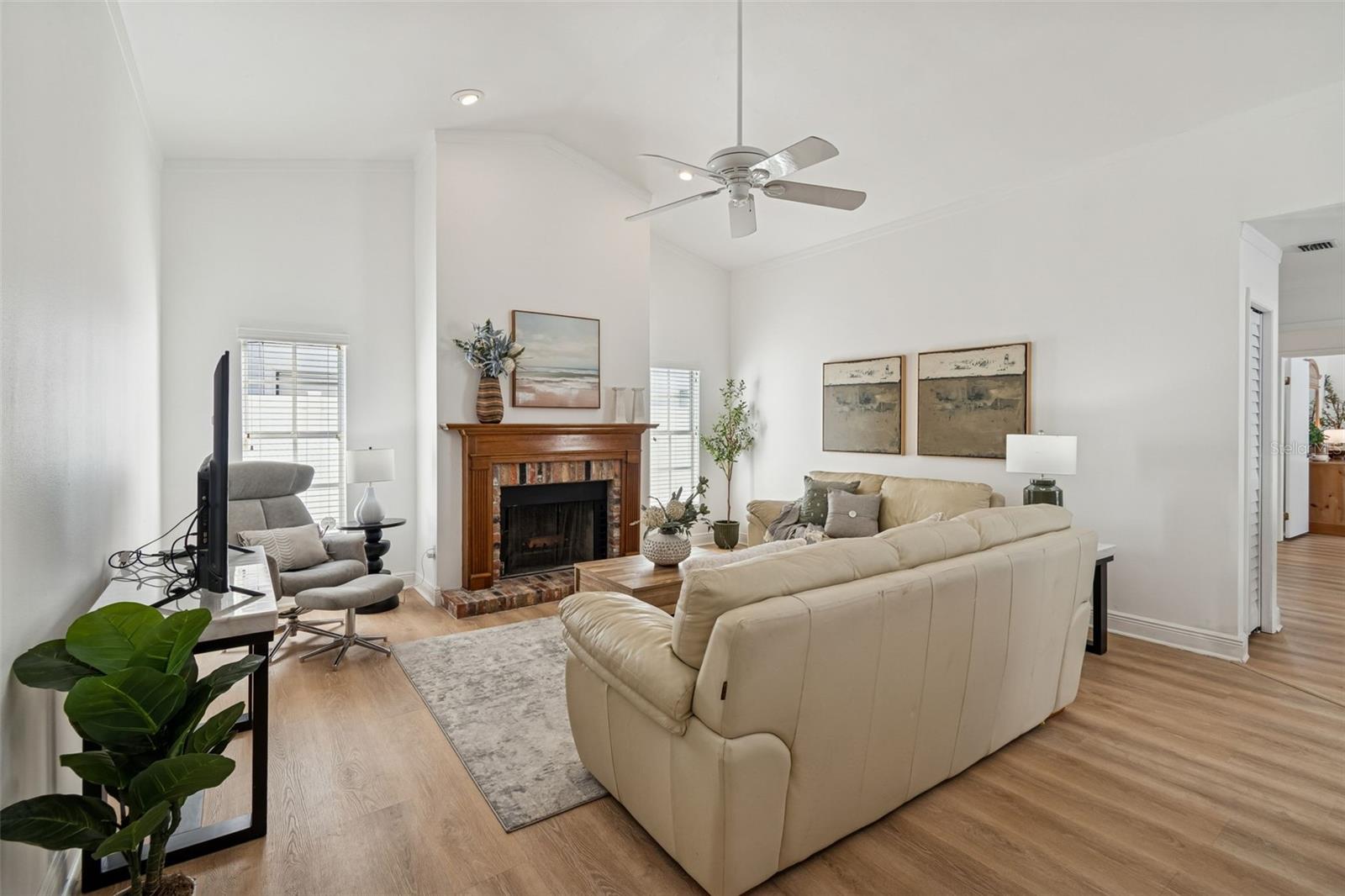 Image 25 of 57 For 15830 Glenarn Drive