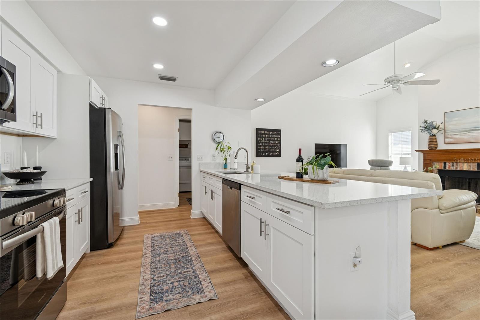 Image 3 of 57 For 15830 Glenarn Drive