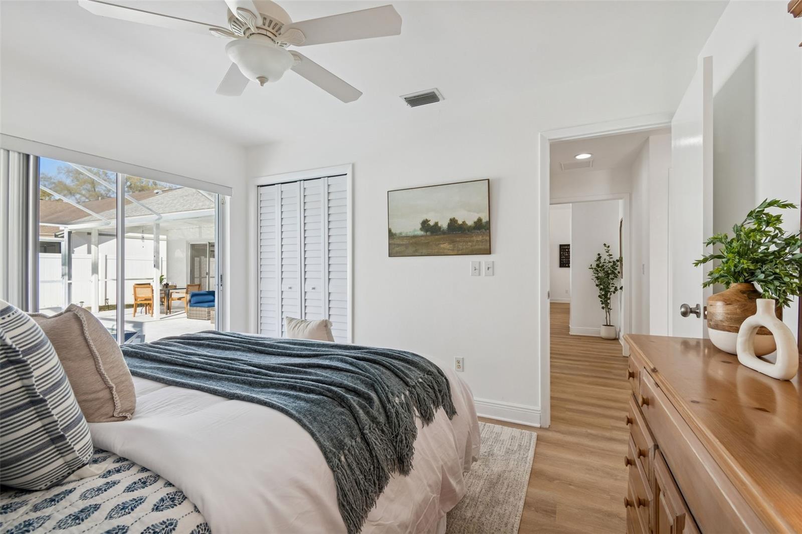 Image 32 of 57 For 15830 Glenarn Drive