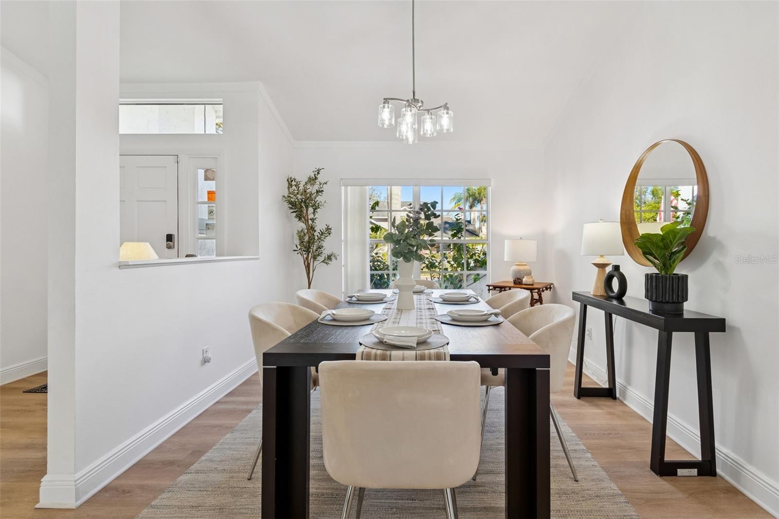 Image 8 of 57 For 15830 Glenarn Drive