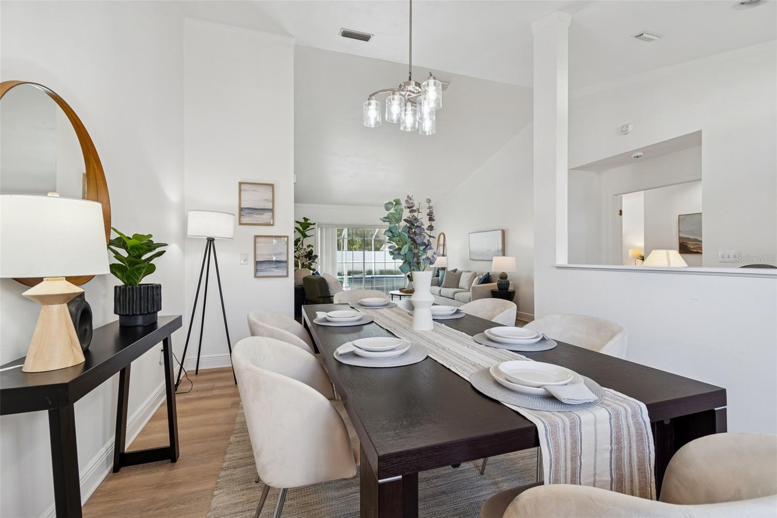 Image 9 of 57 For 15830 Glenarn Drive