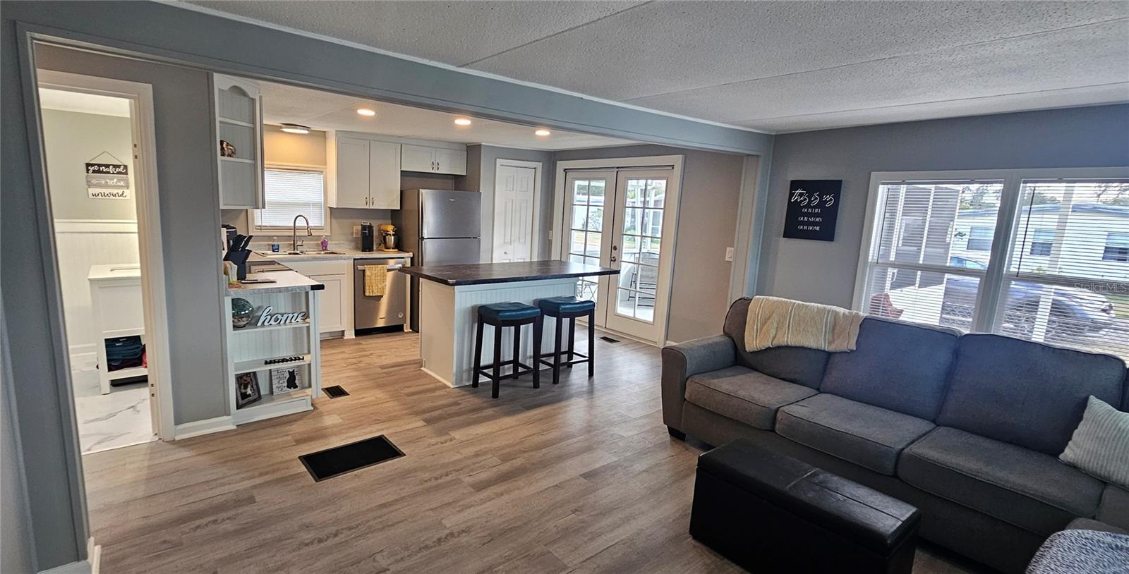 Image 5 of 25 For 39053 Flora Avenue