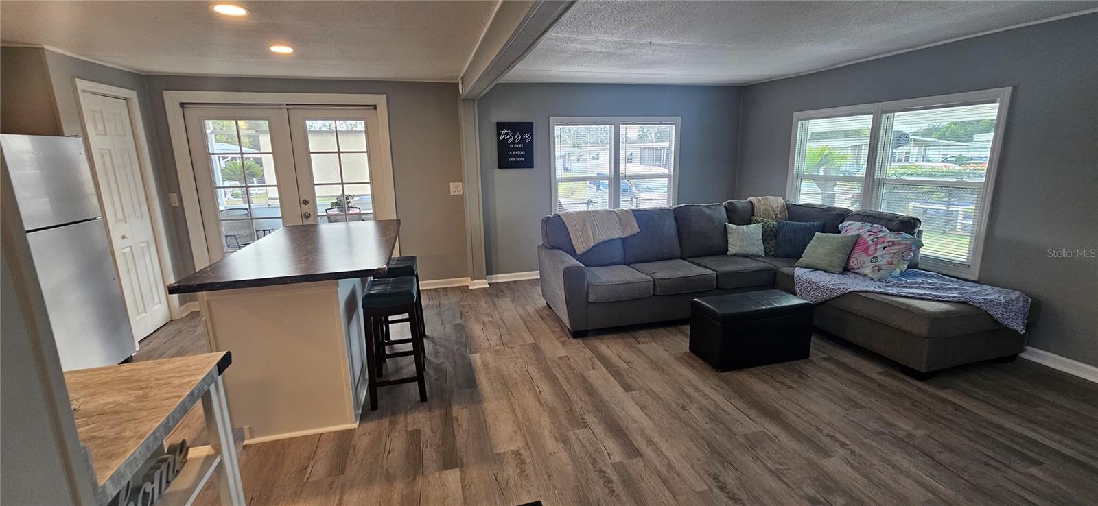 Image 6 of 25 For 39053 Flora Avenue