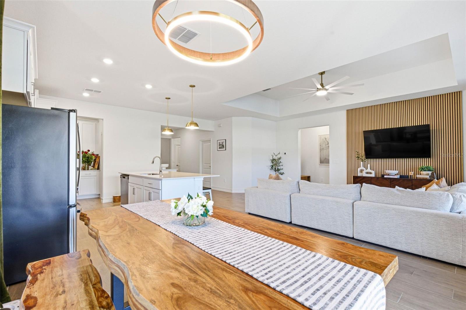 Listing photo id 21 for 18351 Serene Lake Loop