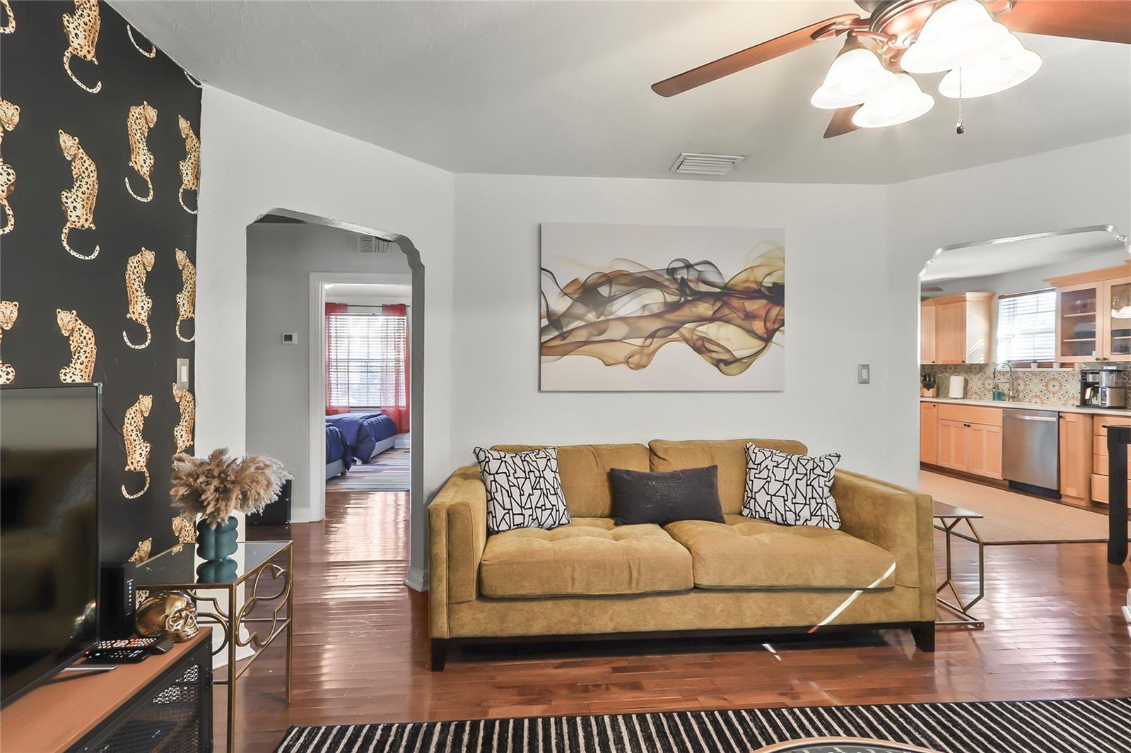 Image 8 of 46 For 1108 Chelsea Street