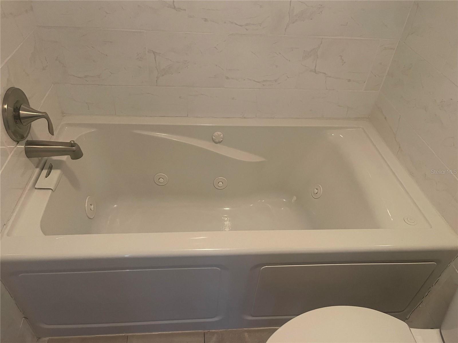 Image 33 of 48 For 2685 Sabal Springs Circle 102