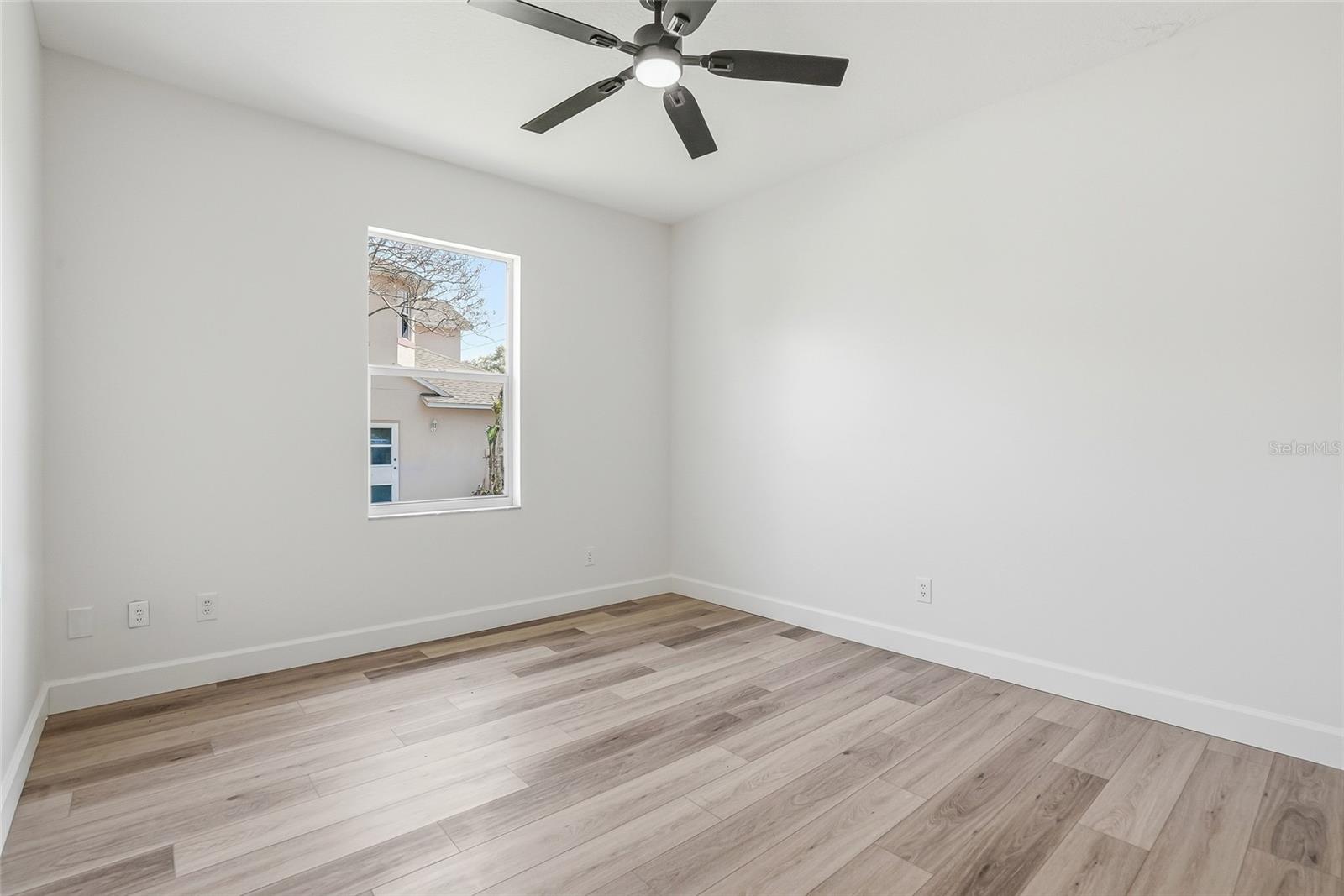 Image 33 of 57 For 13781 74th Avenue