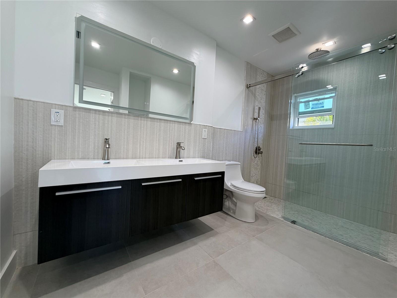 Image 17 of 21 For 3918 Doral Drive