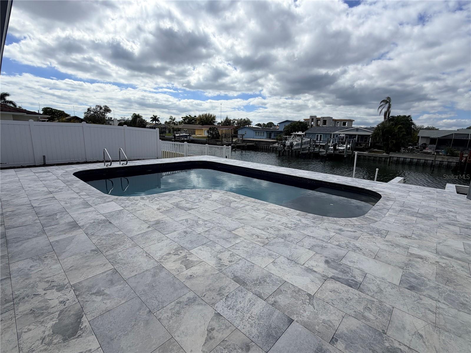 Image 20 of 21 For 3918 Doral Drive