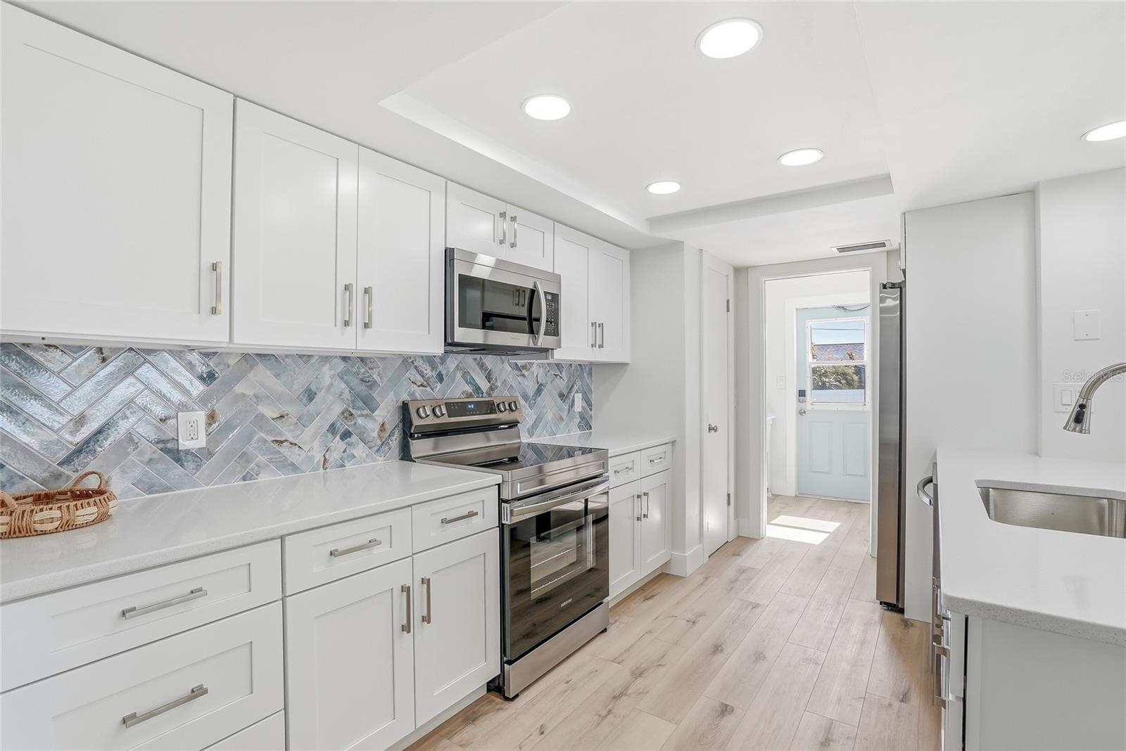 Image 10 of 46 For 5708 Bayshore Drive