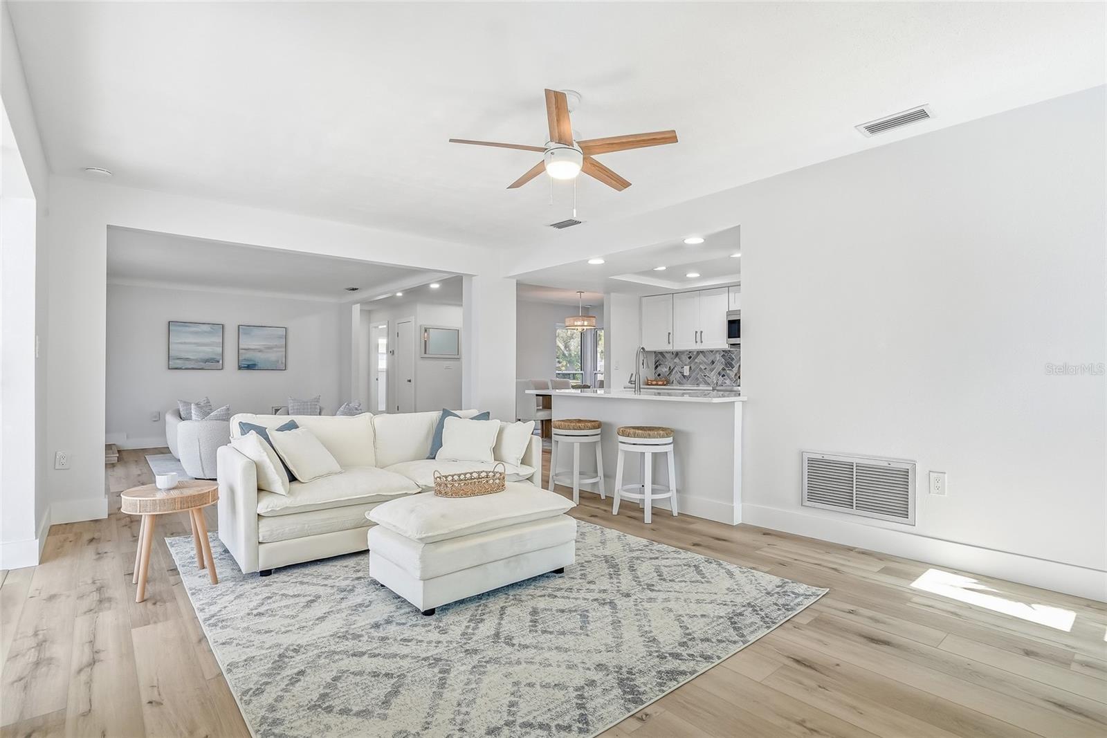 Image 19 of 46 For 5708 Bayshore Drive