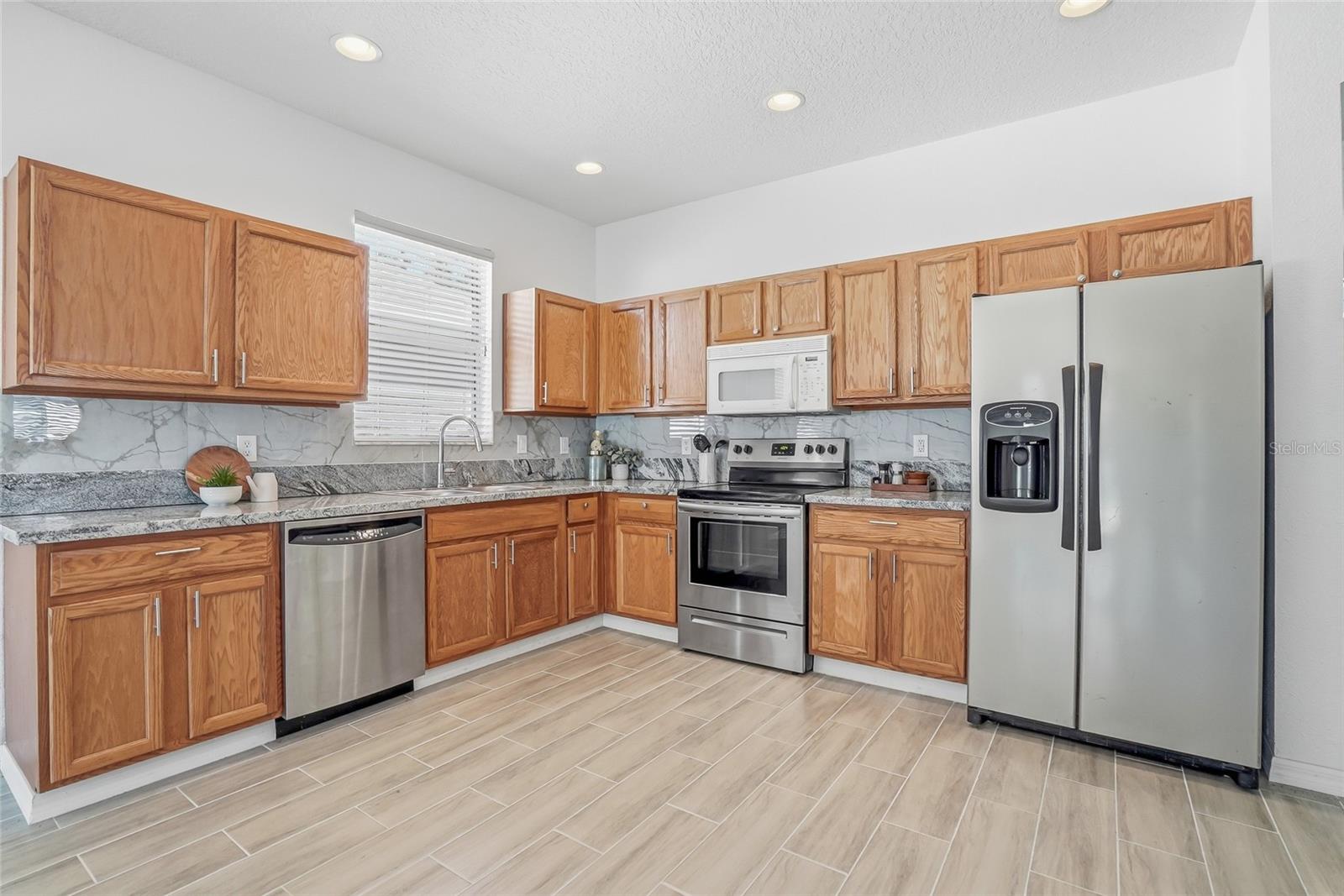 Listing photo id 9 for 12351 Ridgedale Drive