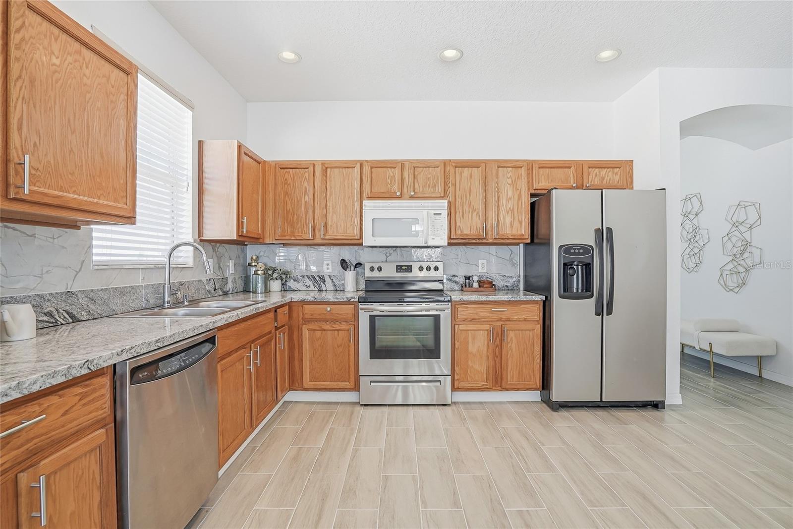 Listing photo id 10 for 12351 Ridgedale Drive