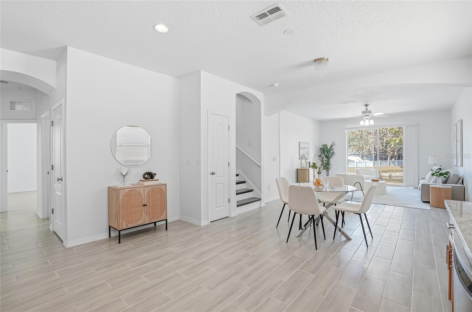 Listing photo id 12 for 12351 Ridgedale Drive