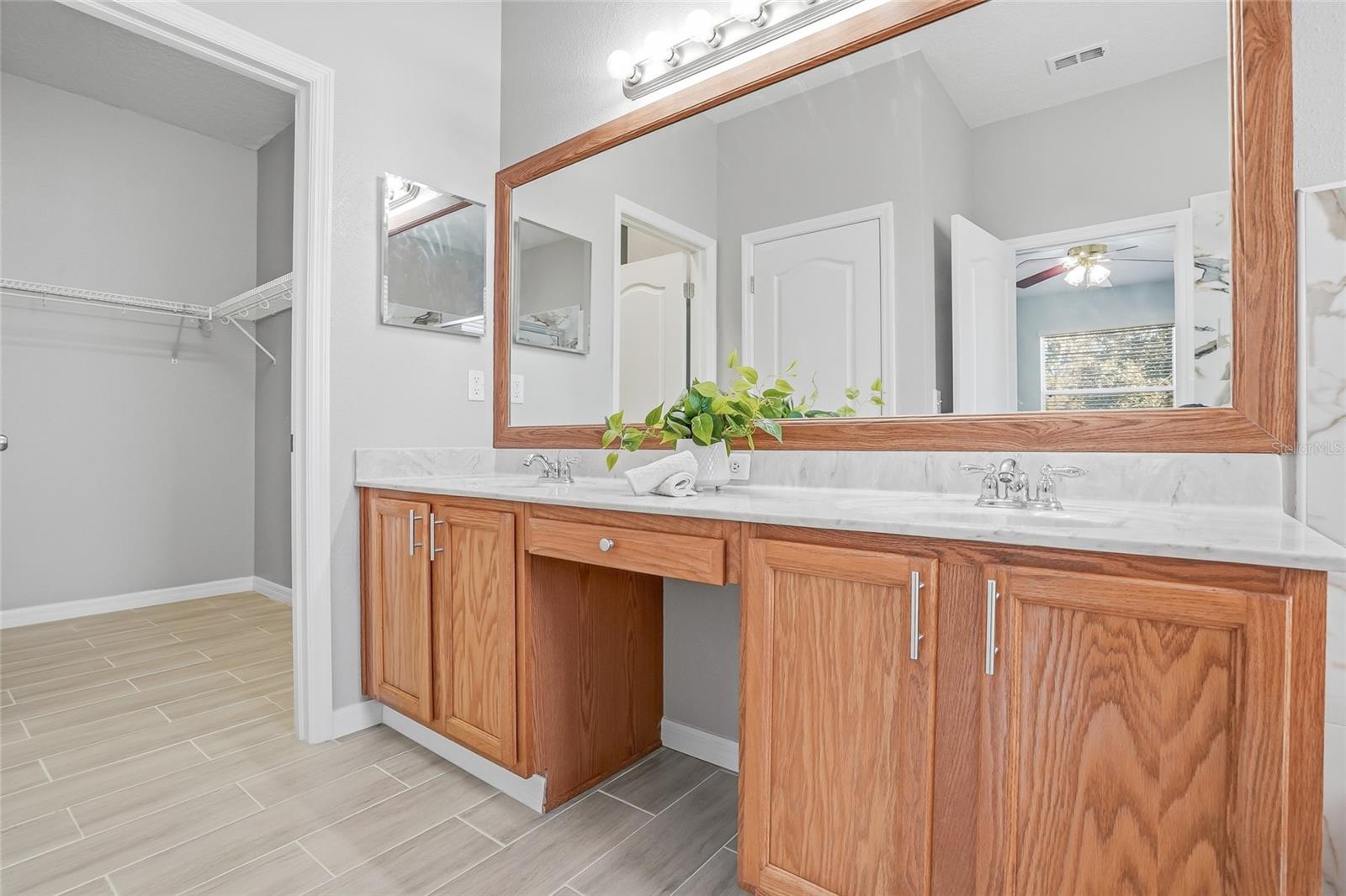 Listing photo id 21 for 12351 Ridgedale Drive