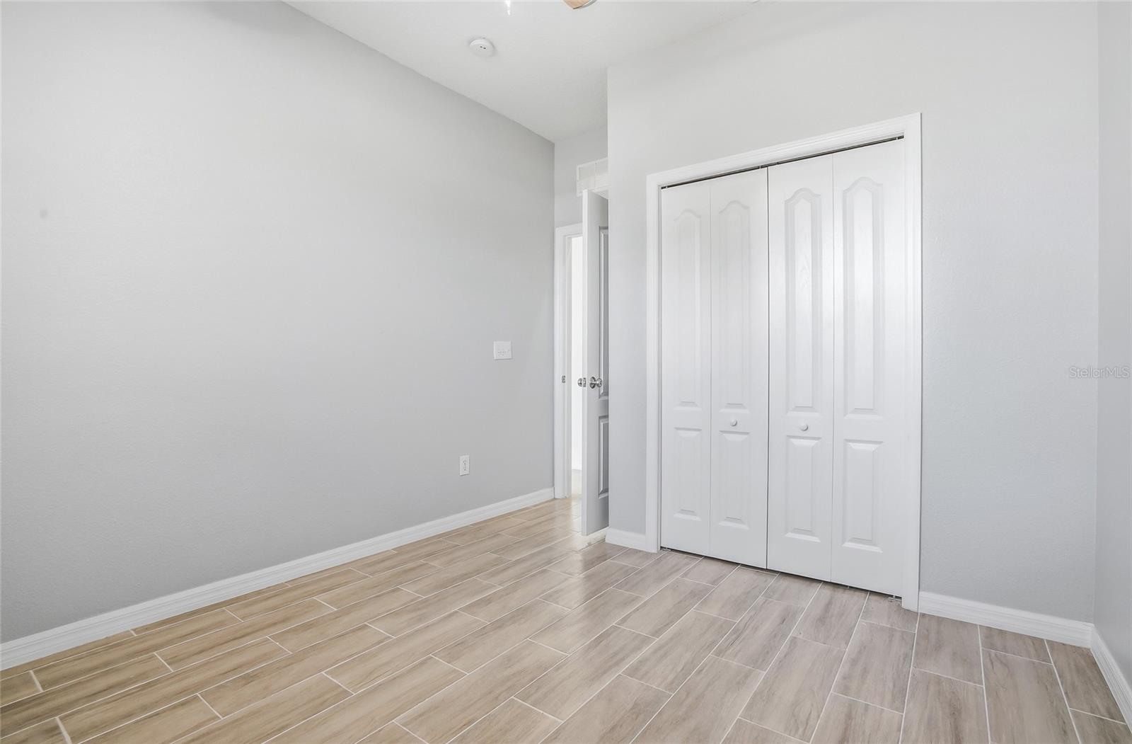 Listing photo id 27 for 12351 Ridgedale Drive