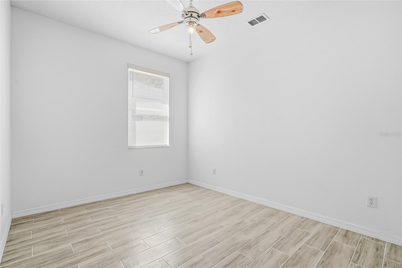 Listing photo id 32 for 12351 Ridgedale Drive