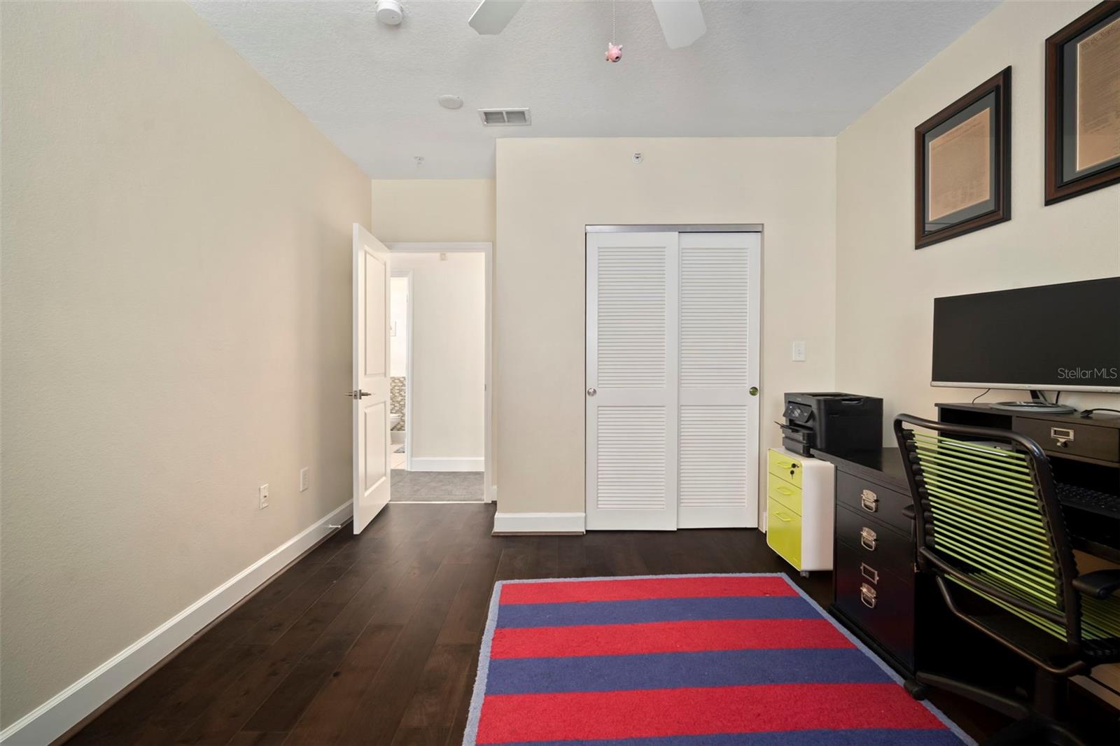 Image 12 of 71 For 435 Oregon Avenue 305