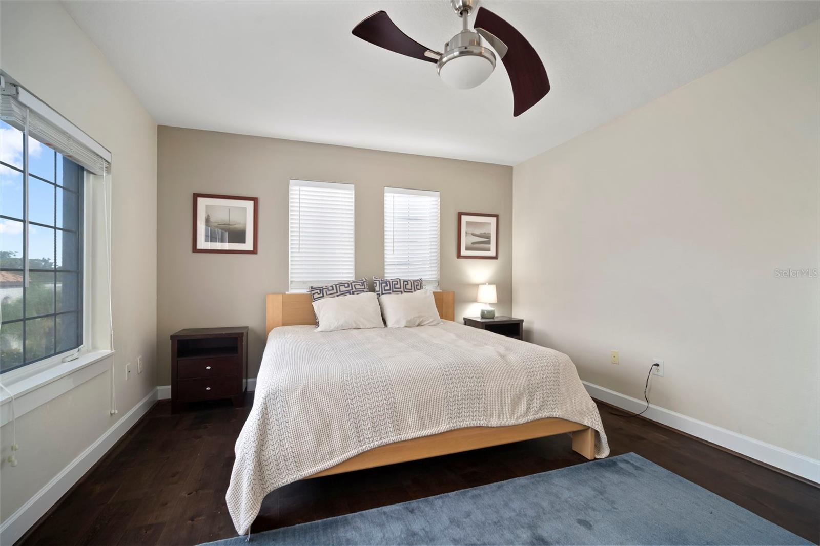 Image 16 of 71 For 435 Oregon Avenue 305