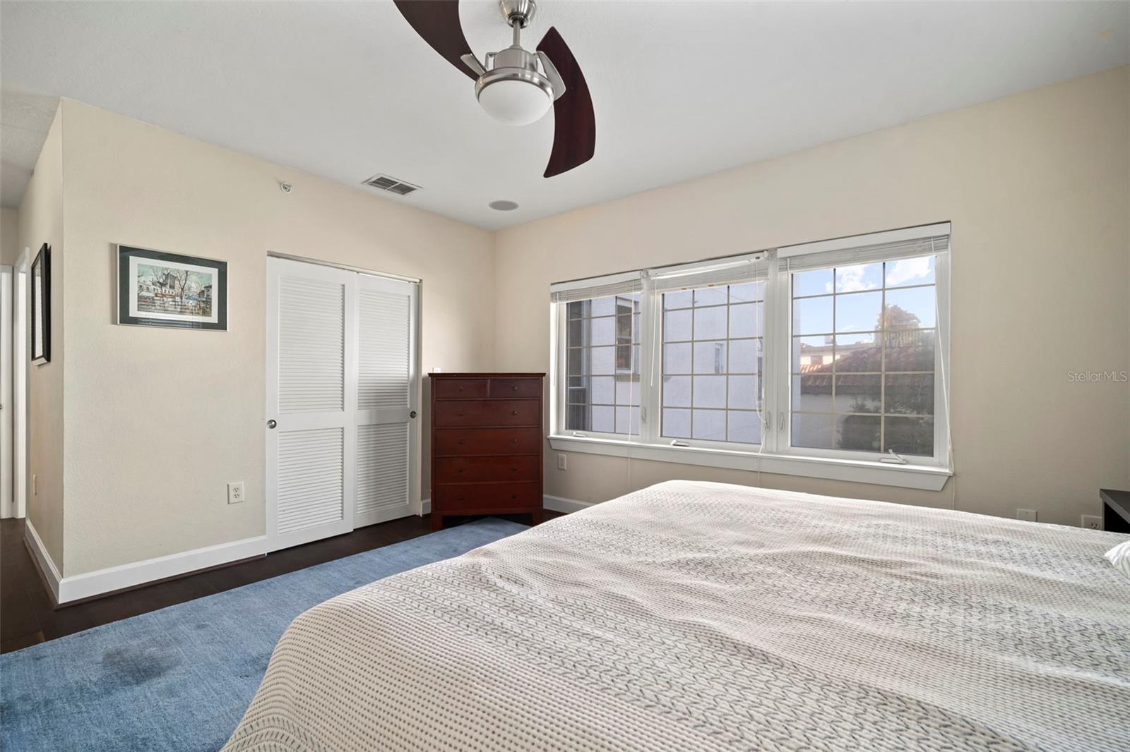 Image 19 of 71 For 435 Oregon Avenue 305