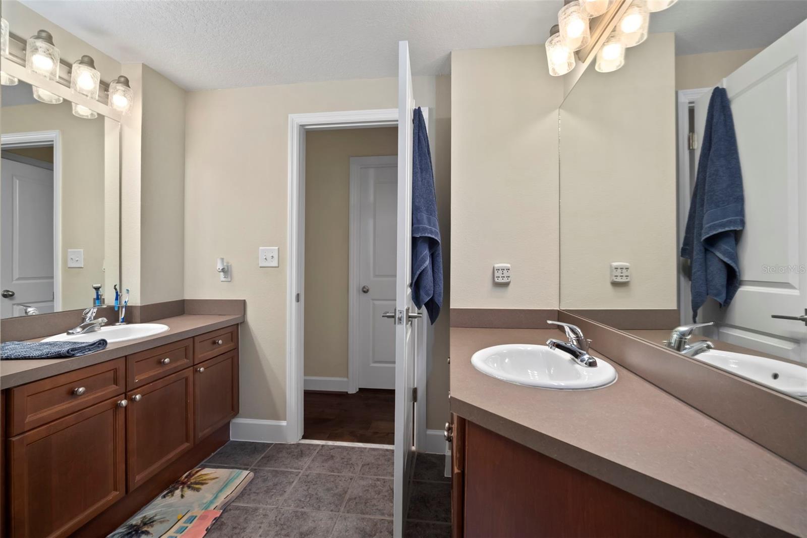 Image 22 of 71 For 435 Oregon Avenue 305