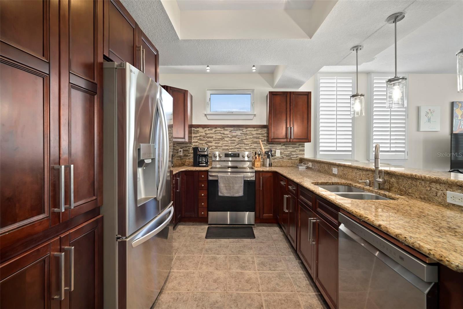 Image 25 of 71 For 435 Oregon Avenue 305