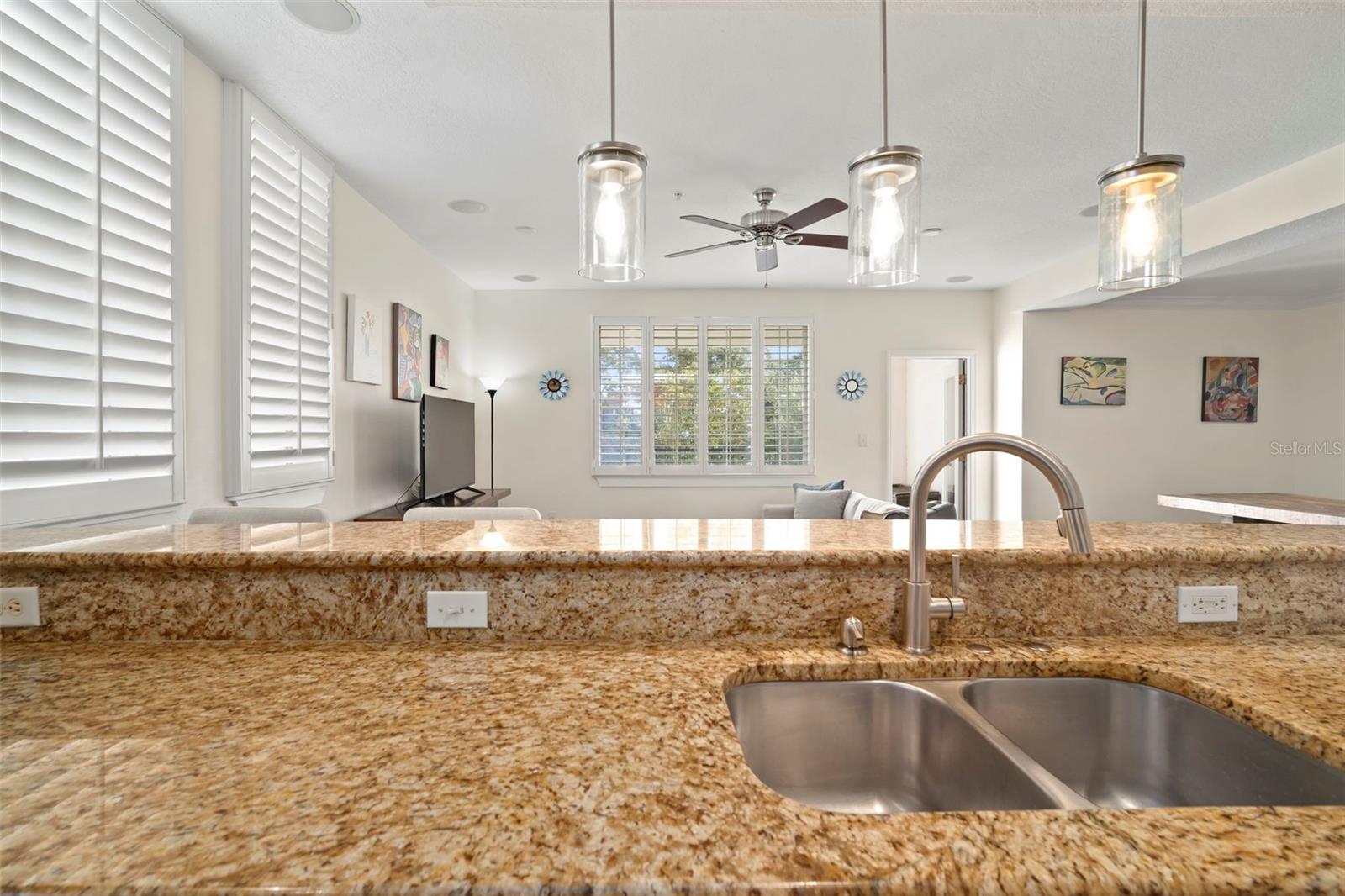 Image 28 of 71 For 435 Oregon Avenue 305