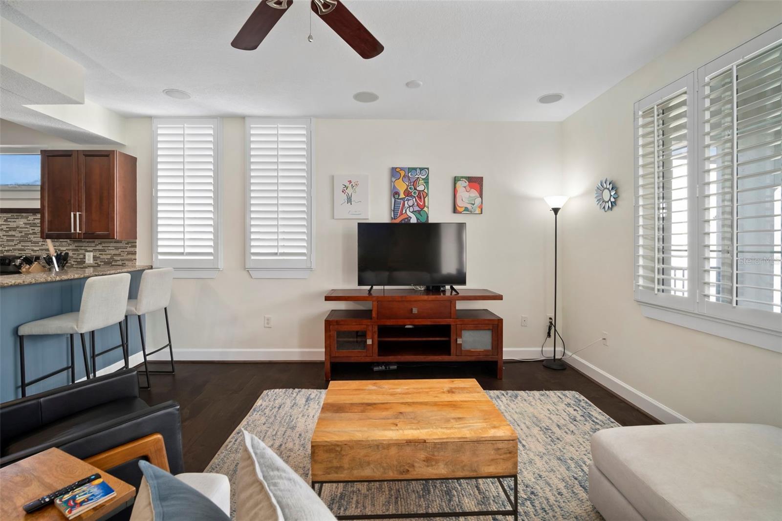 Image 31 of 71 For 435 Oregon Avenue 305