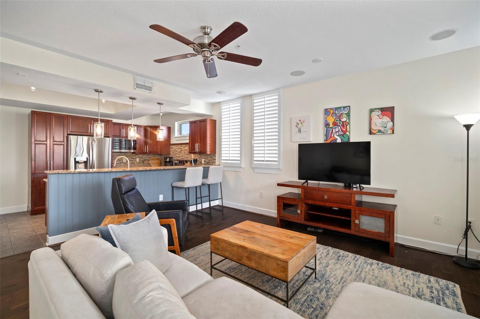 Image 32 of 71 For 435 Oregon Avenue 305