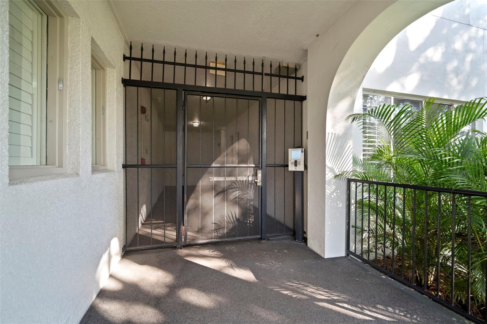 Image 5 of 71 For 435 Oregon Avenue 305